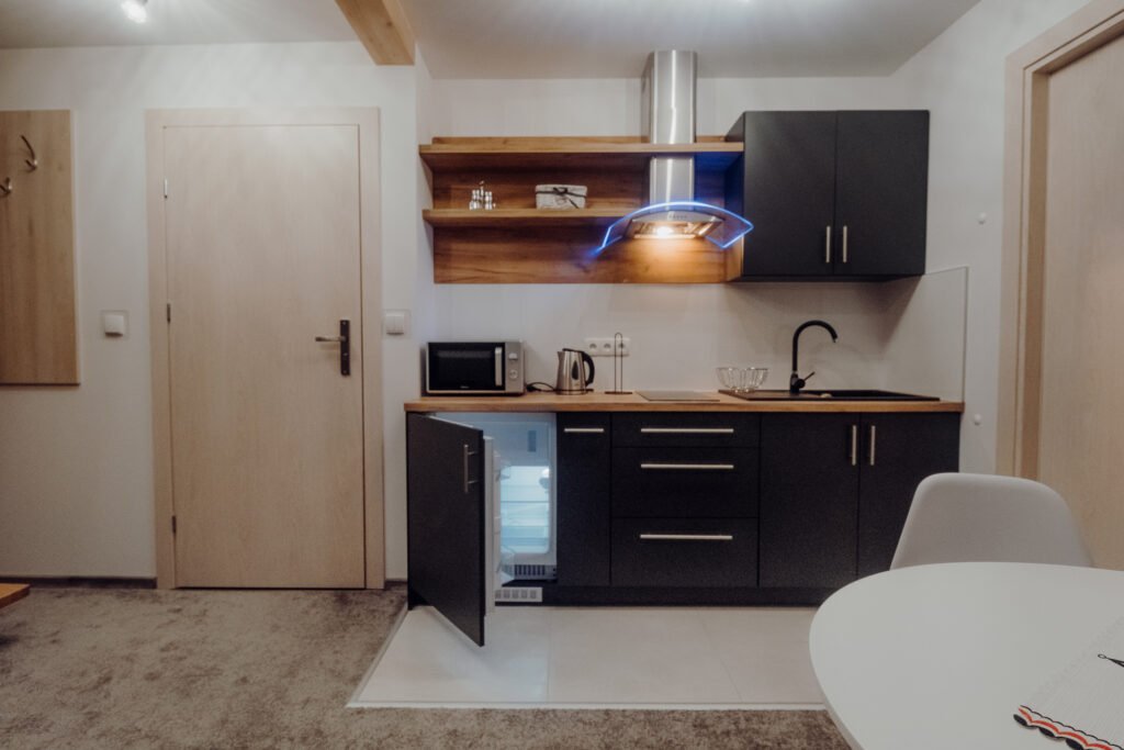 363305442_738432588088848_6291309033773512127_n Kuchnia w apartamencie w Noclegach u Mani